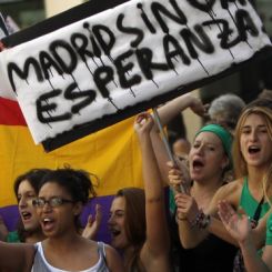 “#Tomalafaculdad!”. In piazza la rabbia degli studenti spagnoli contro l’austerity