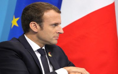 Francia, Macron introduce il numero chiuso all’università