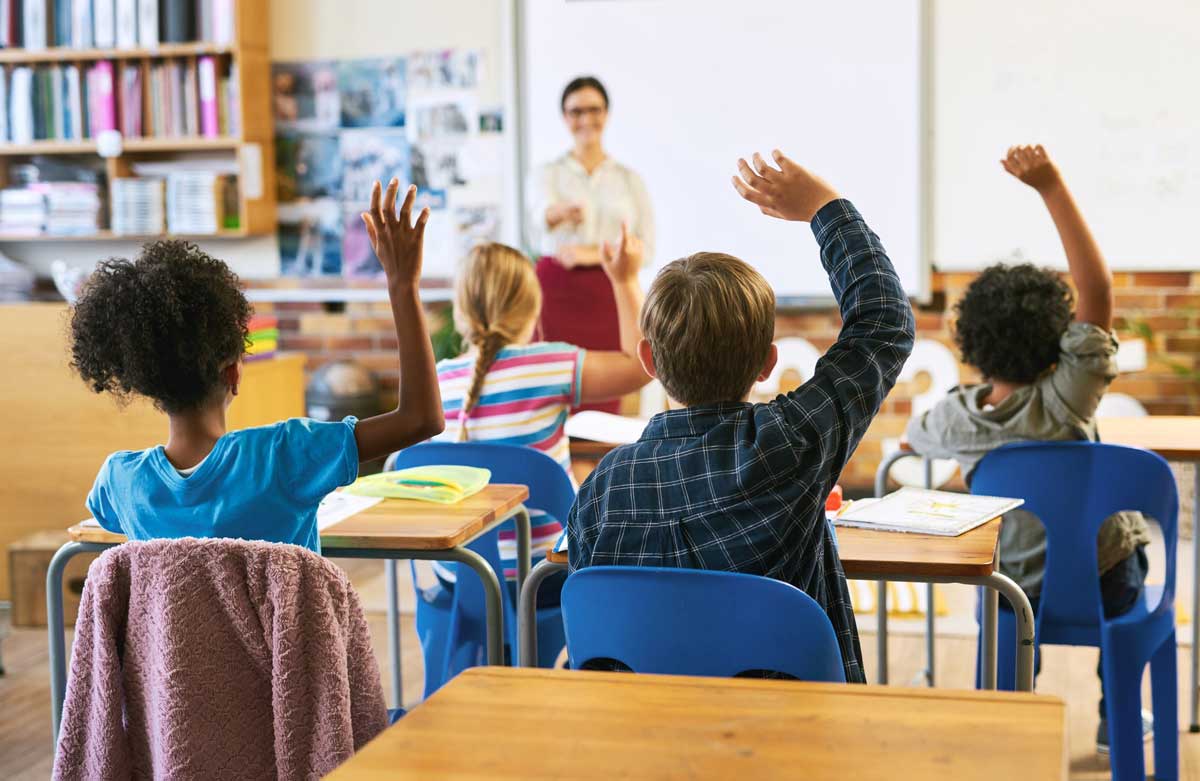 Se il tuo desiderio è quello di lavorare a stretto contatto con bambini, istruirli e guidarli nel loro percorso di crescita allora Scienze della Formazione Primaria è il corso che fa per te!