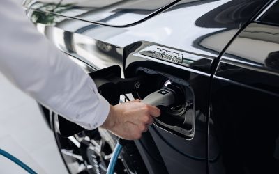 Celle batterie con l’AI: lo studio di BMW e Università di Zagabria