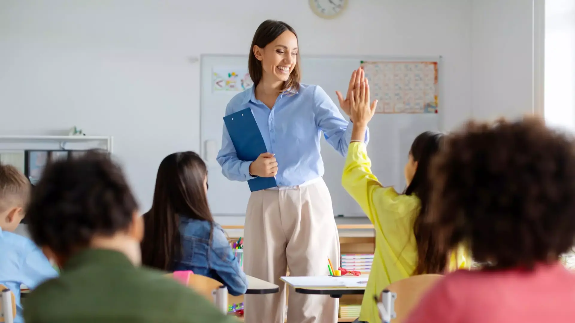 La preparazione al test di ammissione di Scienze della Formazione Primaria richiede la dovuta preparazione ed impegno. Oltre allo studio teorico però, è importante che tu metta in pratica le nozioni che hai imparato.