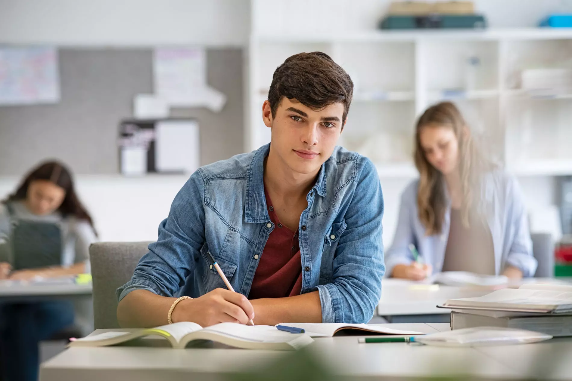 Con una buona organizzazione e un buono studio è possibile affrontare le prove invalsi senza stress e con buoni risultati. In bocca al lupo a tutti i maturandi!